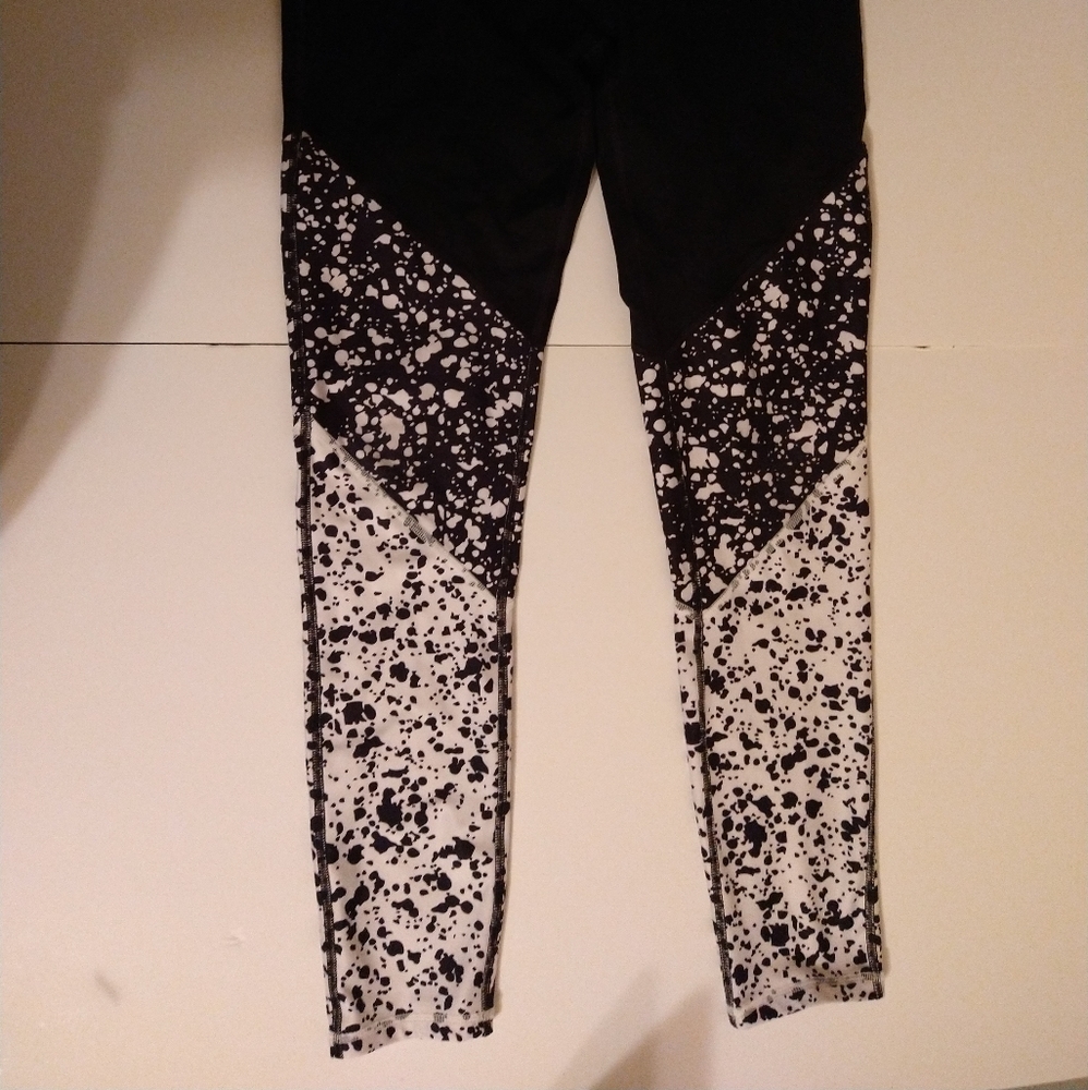 Fabletics Salar Statement Powerhold Leggings Sizem - image 5